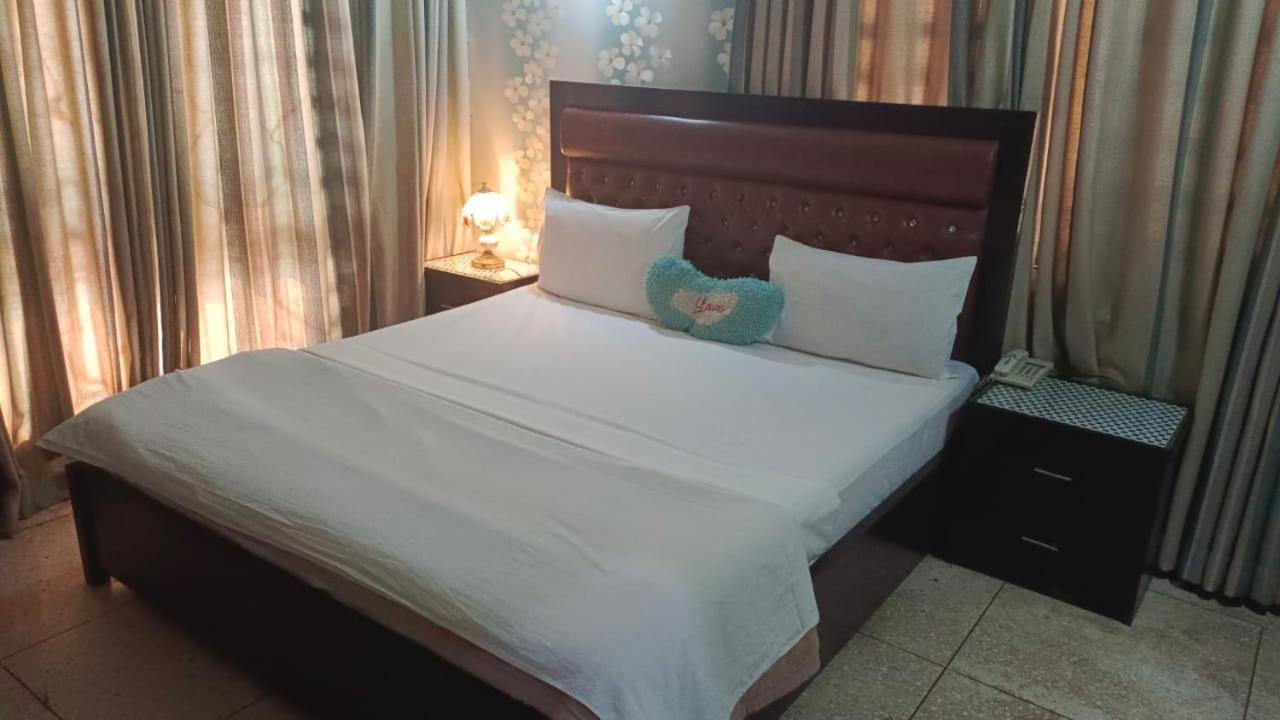 Hotel Clifton Inn Karachi Ngoại thất bức ảnh